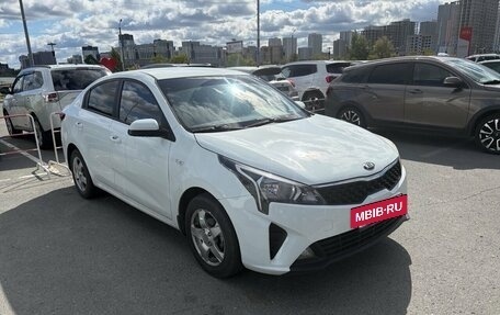 KIA Rio IV, 2020 год, 1 450 000 рублей, 2 фотография