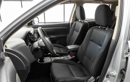 Mitsubishi Outlander III рестайлинг 3, 2013 год, 1 499 000 рублей, 7 фотография