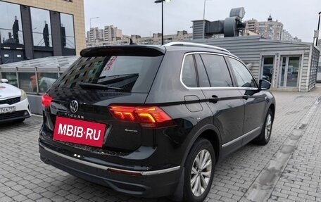 Volkswagen Tiguan II, 2021 год, 3 190 000 рублей, 2 фотография