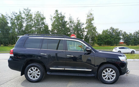 Toyota Land Cruiser 200, 2018 год, 5 479 000 рублей, 4 фотография