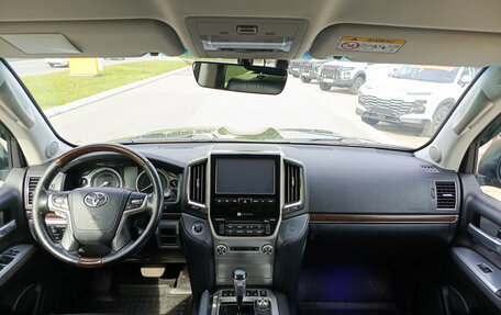 Toyota Land Cruiser 200, 2018 год, 5 479 000 рублей, 14 фотография