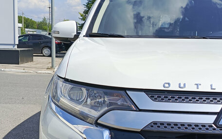 Mitsubishi Outlander III рестайлинг 3, 2020 год, 2 400 000 рублей, 21 фотография