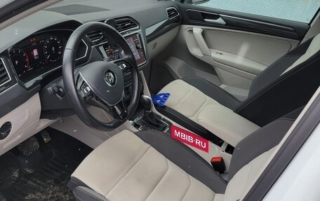 Volkswagen Tiguan II, 2017 год, 3 300 000 рублей, 6 фотография