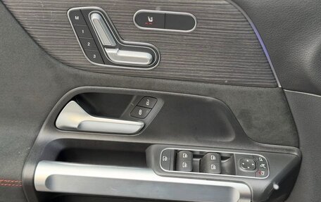 Mercedes-Benz GLB, 2023 год, 2 300 000 рублей, 10 фотография