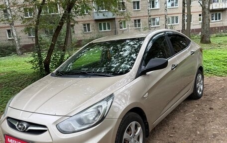 Hyundai Solaris II рестайлинг, 2013 год, 550 000 рублей, 1 фотография