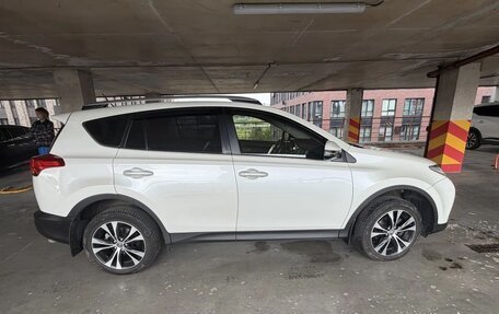 Toyota RAV4, 2015 год, 3 000 000 рублей, 4 фотография