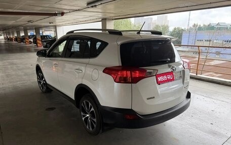 Toyota RAV4, 2015 год, 3 000 000 рублей, 6 фотография