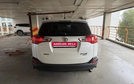 Toyota RAV4, 2015 год, 3 000 000 рублей, 8 фотография