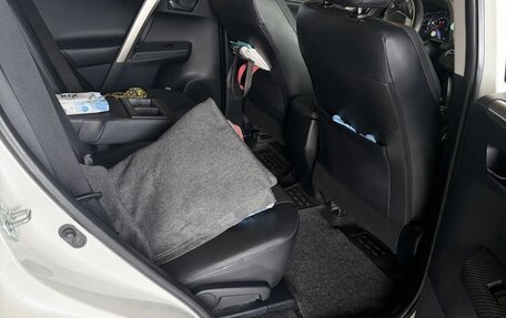 Toyota RAV4, 2015 год, 3 000 000 рублей, 15 фотография