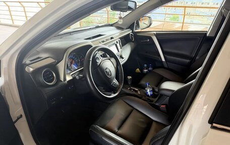 Toyota RAV4, 2015 год, 3 000 000 рублей, 13 фотография