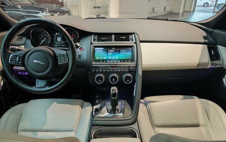Jaguar E-Pace, 2018 год, 2 440 000 рублей, 16 фотография