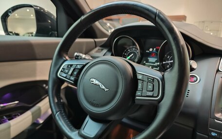 Jaguar E-Pace, 2018 год, 2 440 000 рублей, 15 фотография
