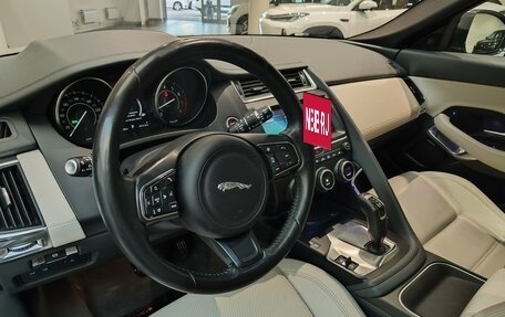 Jaguar E-Pace, 2018 год, 2 440 000 рублей, 7 фотография