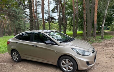 Hyundai Solaris II рестайлинг, 2013 год, 550 000 рублей, 2 фотография