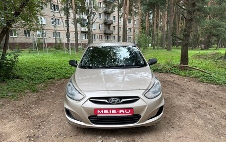 Hyundai Solaris II рестайлинг, 2013 год, 550 000 рублей, 3 фотография
