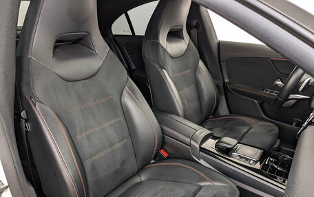 Mercedes-Benz CLA, 2020 год, 2 800 000 рублей, 24 фотография