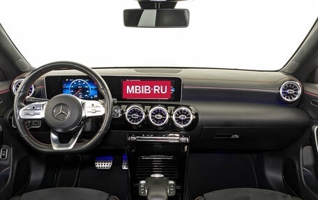 Mercedes-Benz CLA, 2020 год, 2 800 000 рублей, 14 фотография