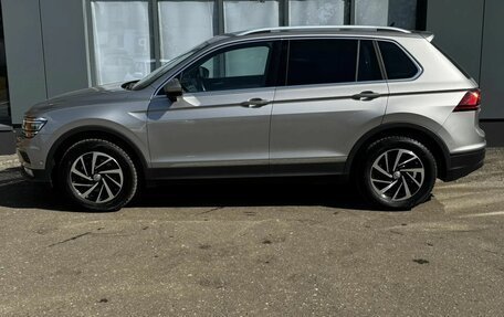 Volkswagen Tiguan II, 2018 год, 2 639 000 рублей, 5 фотография