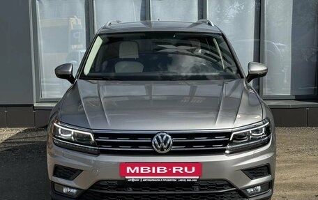 Volkswagen Tiguan II, 2018 год, 2 639 000 рублей, 2 фотография