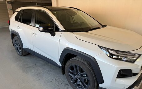 Toyota RAV4, 2025 год, 4 300 000 рублей, 5 фотография