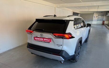 Toyota RAV4, 2025 год, 4 300 000 рублей, 4 фотография