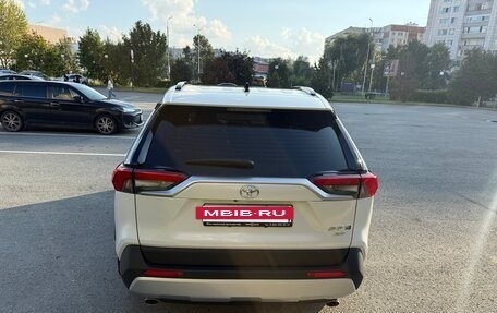 Toyota RAV4, 2025 год, 4 300 000 рублей, 3 фотография