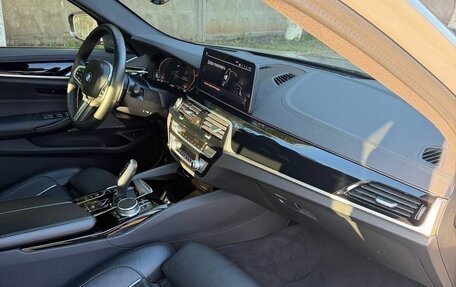 BMW 5 серия, 2020 год, 5 850 000 рублей, 15 фотография