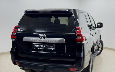 Toyota Land Cruiser Prado 150 рестайлинг 2, 2021 год, 3 500 000 рублей, 7 фотография