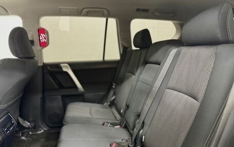 Toyota Land Cruiser Prado 150 рестайлинг 2, 2021 год, 3 500 000 рублей, 11 фотография