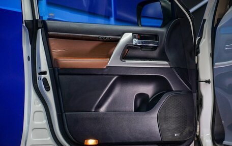 Toyota Land Cruiser 200, 2015 год, 3 470 000 рублей, 15 фотография