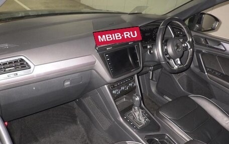 Volkswagen Tiguan II, 2018 год, 2 115 000 рублей, 5 фотография