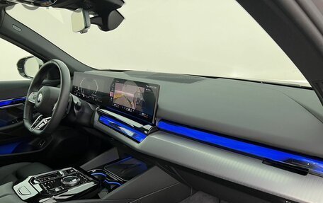 BMW 5 серия, 2025 год, 6 850 000 рублей, 14 фотография