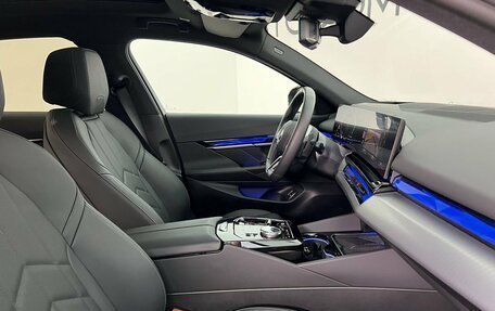 BMW 5 серия, 2025 год, 6 850 000 рублей, 13 фотография