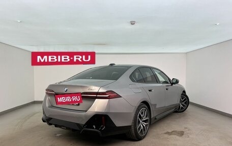 BMW 5 серия, 2025 год, 6 850 000 рублей, 2 фотография