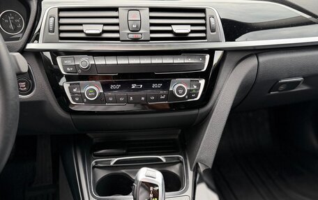 BMW 3 серия, 2018 год, 2 450 000 рублей, 13 фотография