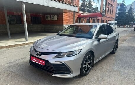 Toyota Camry, 2022 год, 3 450 000 рублей, 1 фотография