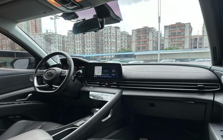 Hyundai Elantra, 2022 год, 1 670 000 рублей, 19 фотография