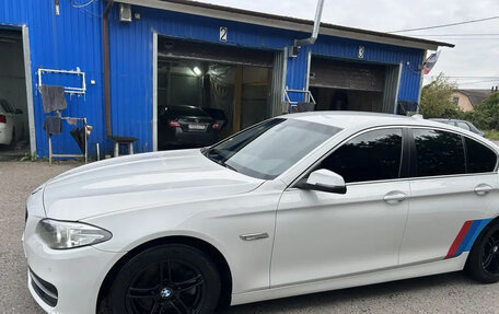 BMW 5 серия, 2015 год, 1 950 000 рублей, 6 фотография