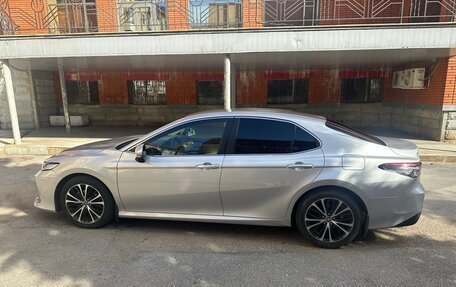 Toyota Camry, 2022 год, 3 450 000 рублей, 3 фотография