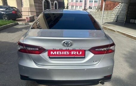 Toyota Camry, 2022 год, 3 450 000 рублей, 7 фотография