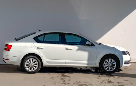Skoda Octavia, 2019 год, 1 690 000 рублей, 4 фотография