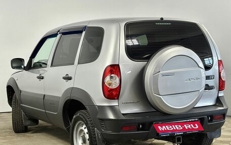 Chevrolet Niva I рестайлинг, 2018 год, 810 000 рублей, 3 фотография