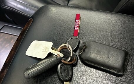 Toyota Land Cruiser 200, 2011 год, 2 499 000 рублей, 26 фотография