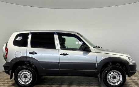 Chevrolet Niva I рестайлинг, 2018 год, 810 000 рублей, 6 фотография