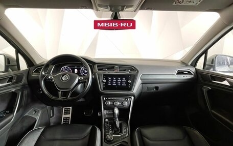 Volkswagen Tiguan II, 2018 год, 1 549 000 рублей, 14 фотография