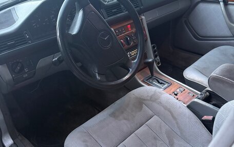 Mercedes-Benz E-Класс, 1995 год, 145 000 рублей, 4 фотография