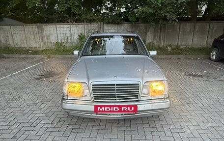 Mercedes-Benz E-Класс, 1995 год, 145 000 рублей, 2 фотография