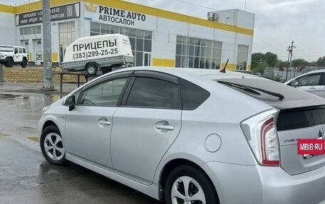 Toyota Prius, 2014 год, 1 220 000 рублей, 4 фотография