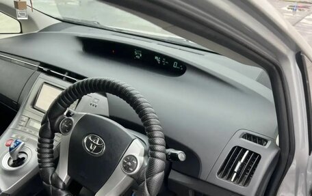 Toyota Prius, 2014 год, 1 220 000 рублей, 13 фотография