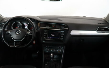Volkswagen Tiguan II, 2018 год, 1 749 000 рублей, 9 фотография